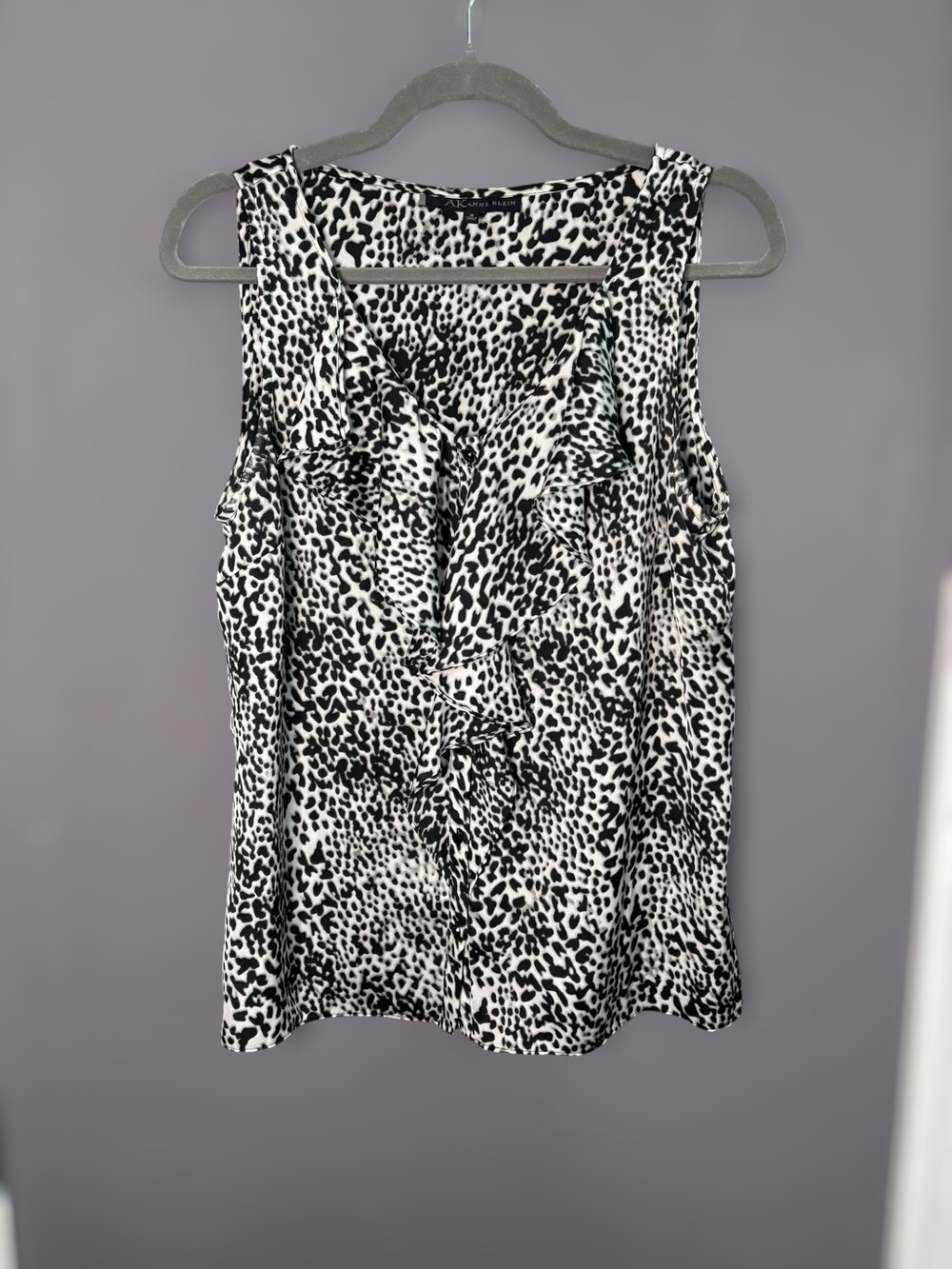 Anne Klein Black White Leopard Print Ruffle Front Sleeveless Blouse 10